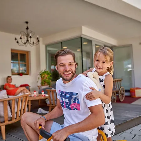 Hotel Familotel Amiamo 4*