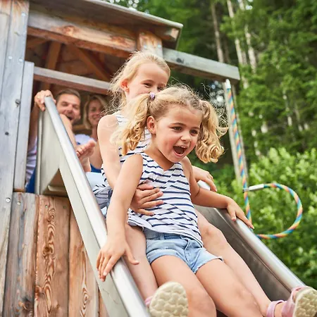 Familotel Amiamo Ξενοδοχείο Τσελ αμ Ζέε