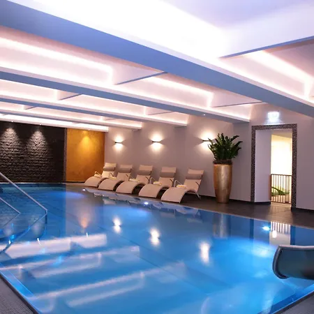 Familotel Amiamo Τσελ αμ Ζέε